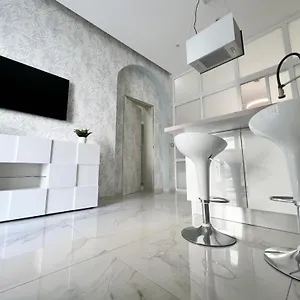 The House Of Evelyn , Catania Italia